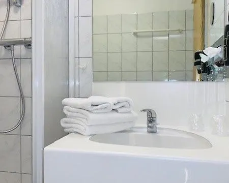 Hotel Park-hostel Nur 500 M Zum