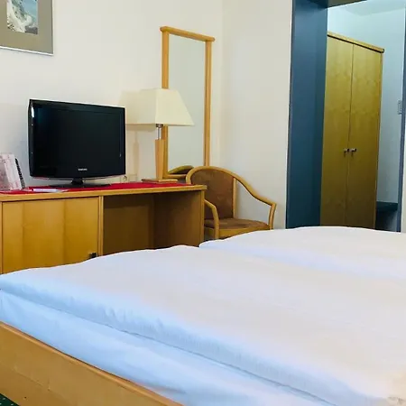 Park-hostel Nur 500 M Zum Hotel Sellin (Rugen)